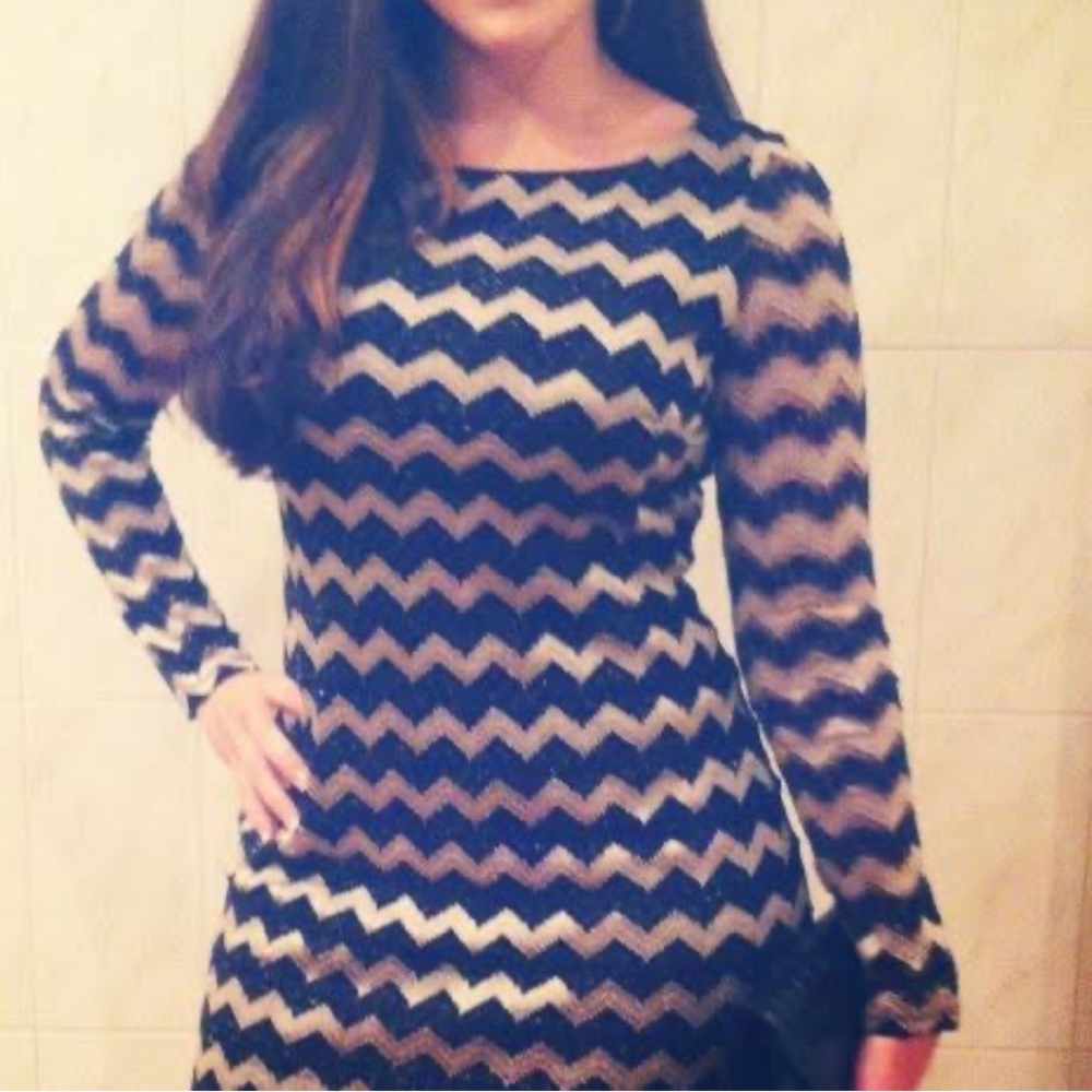 Nine West Black and Gold/ Cream Zigzag Long-sleeve Knit Short Dress Size 2